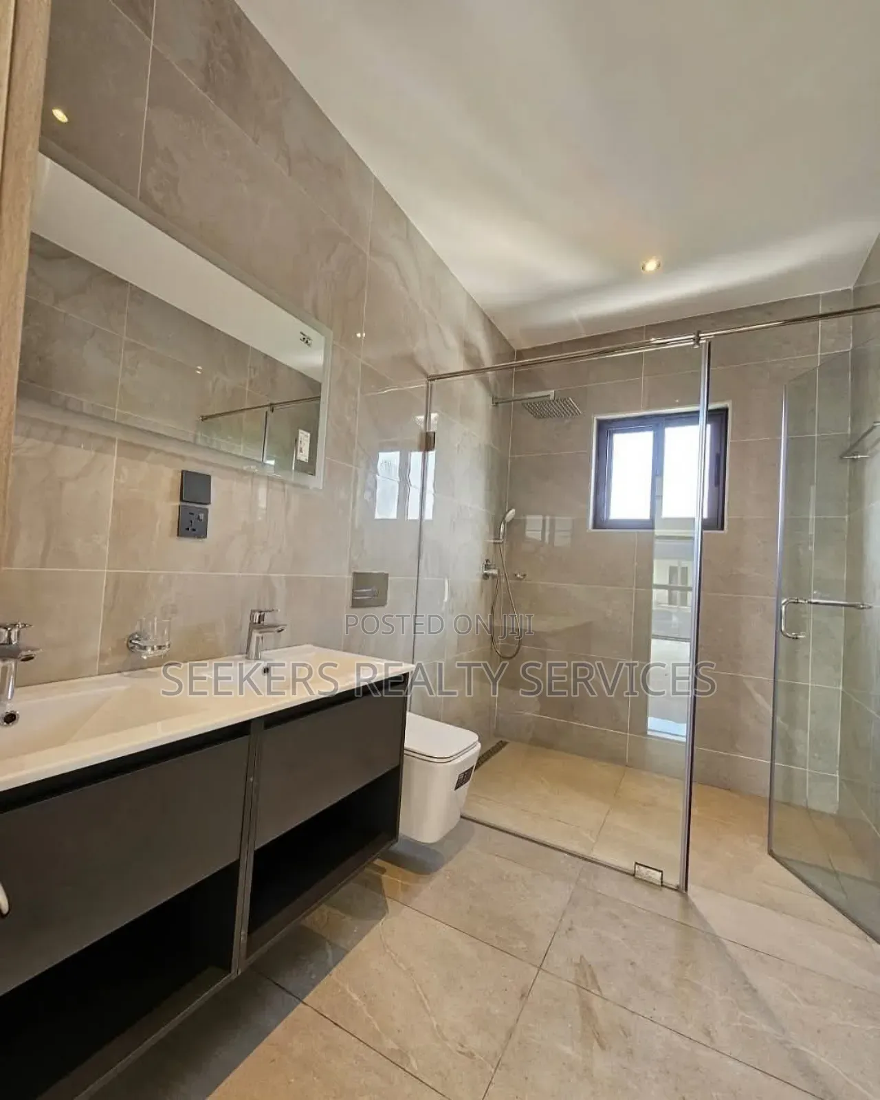4bdrm Townhouse/Terrace in Seekers Realty, Cantonments for sale