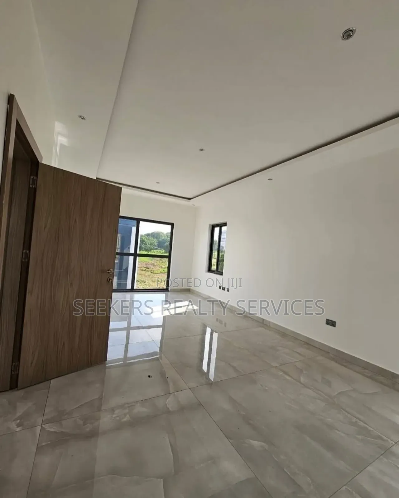 4bdrm Townhouse/Terrace in Seekers Realty, Cantonments for sale