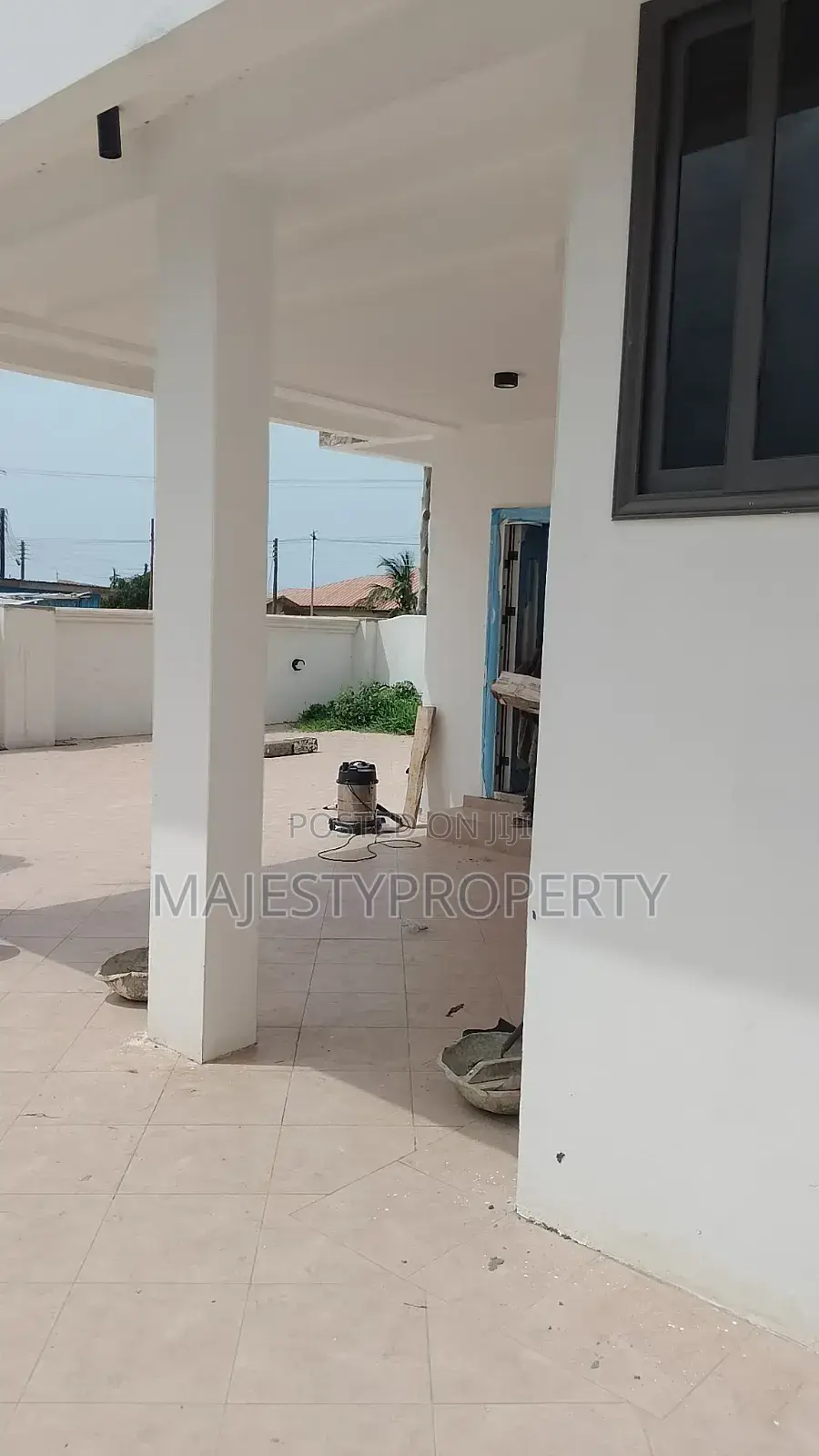 3bedrooms Self-Compound for Sale at Spintex