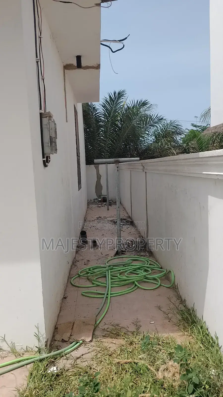 3bedrooms Self-Compound for Sale at Spintex