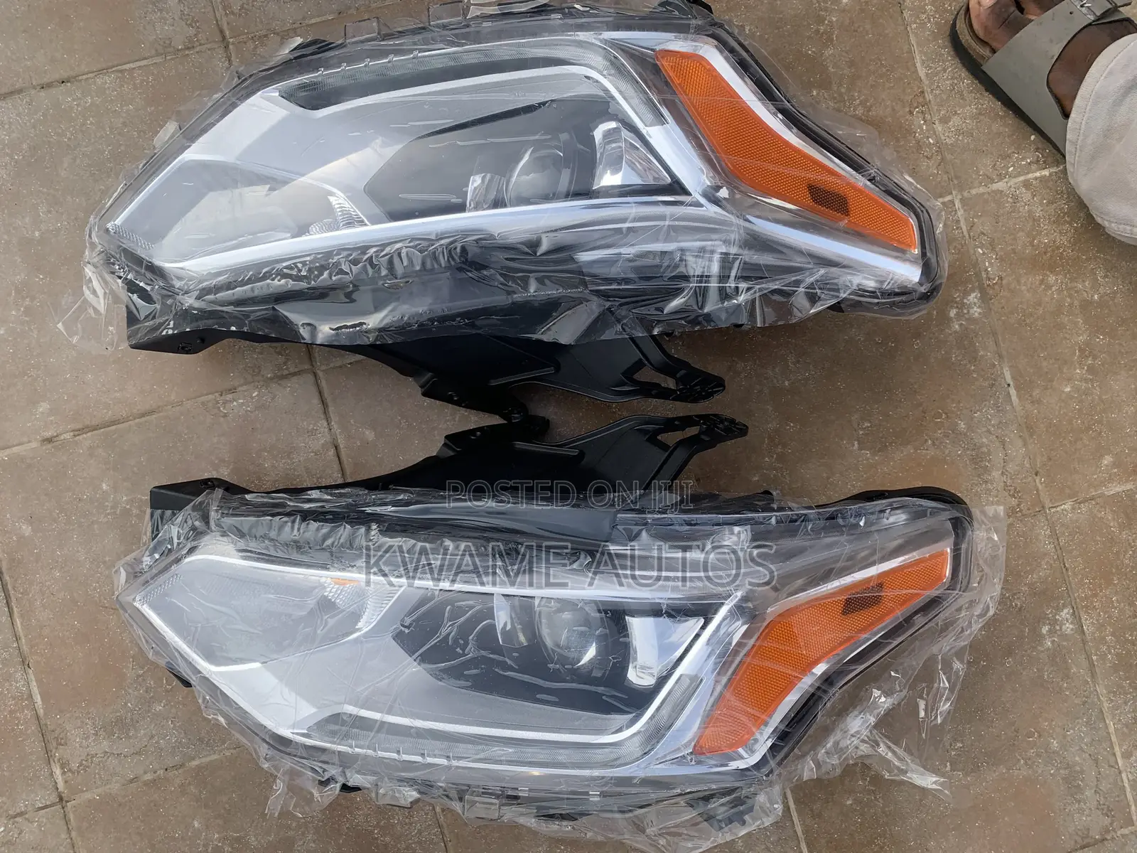 Chevrolet Traverse 2019 Headlight Pair