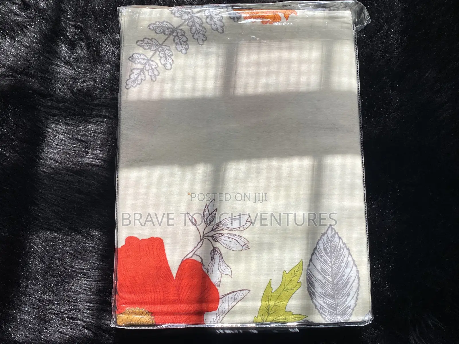 King Size 2 Bedsheet With 4 Pillow Case - 00578