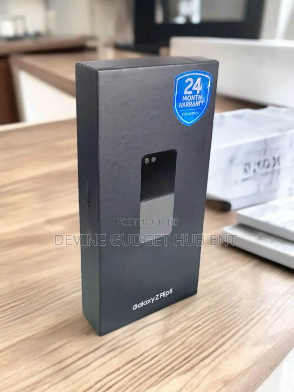 New Samsung Galaxy Z Flip 5 256 GB Gold