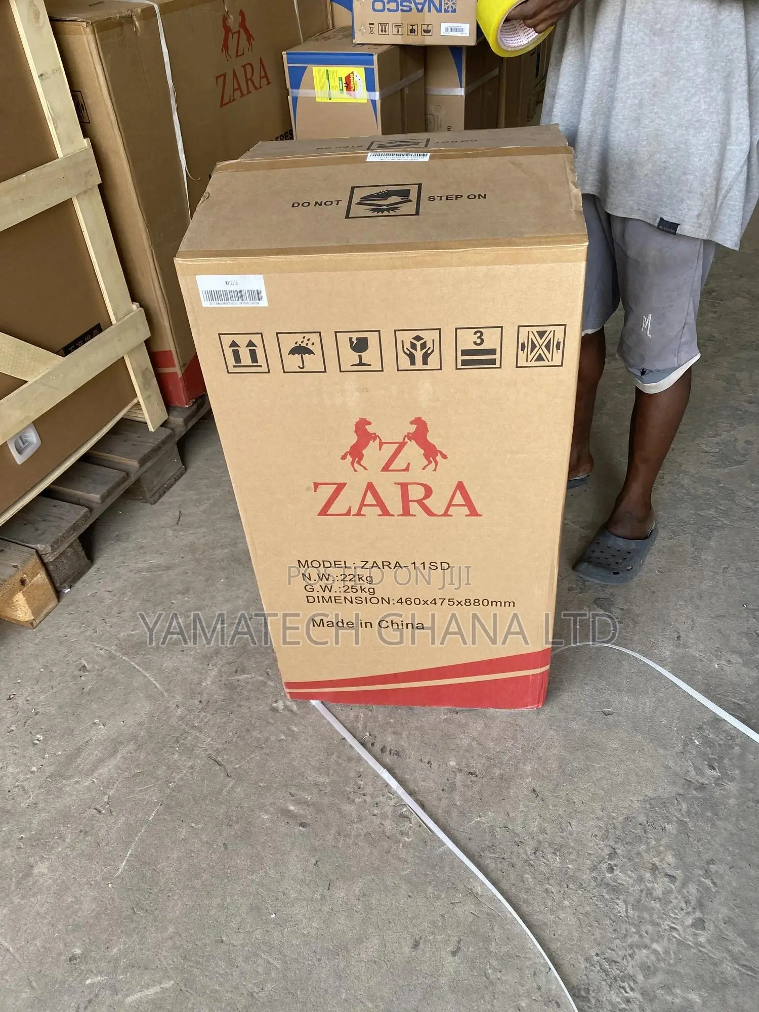 Zara Table Top Fridge With Inbuilt Freezer Chamber