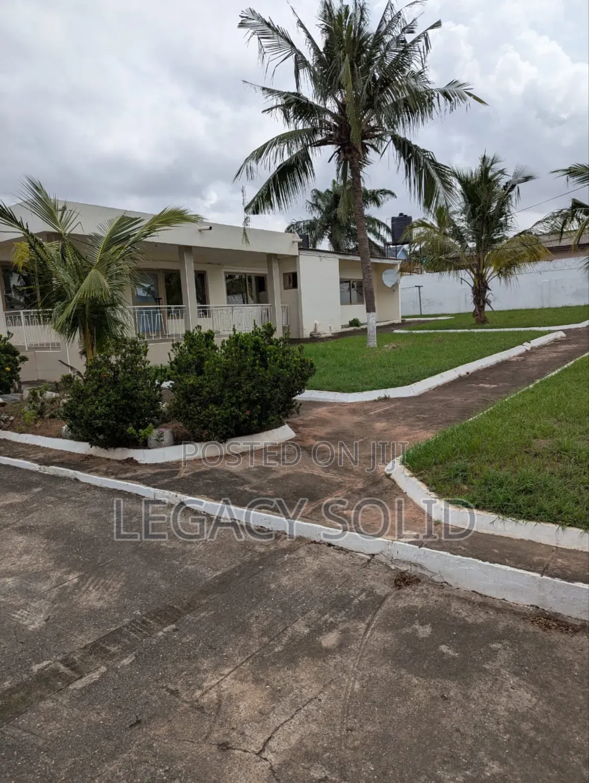 6bdrm House in 𝙻𝚎𝚐𝚊𝚌𝚢 𝚜𝚘𝚕𝚒𝚍 𝚛𝚎𝚊𝚕, Lincoln School Area for sale