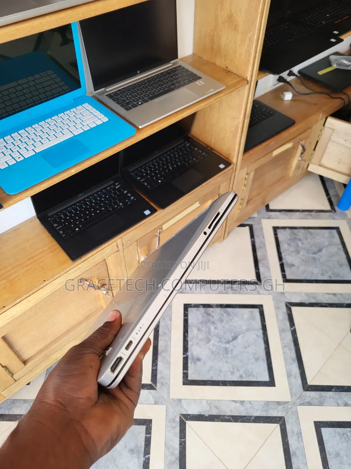 Laptop HP 15-Dy1032wm 12GB Intel Core I5 SSD 256GB