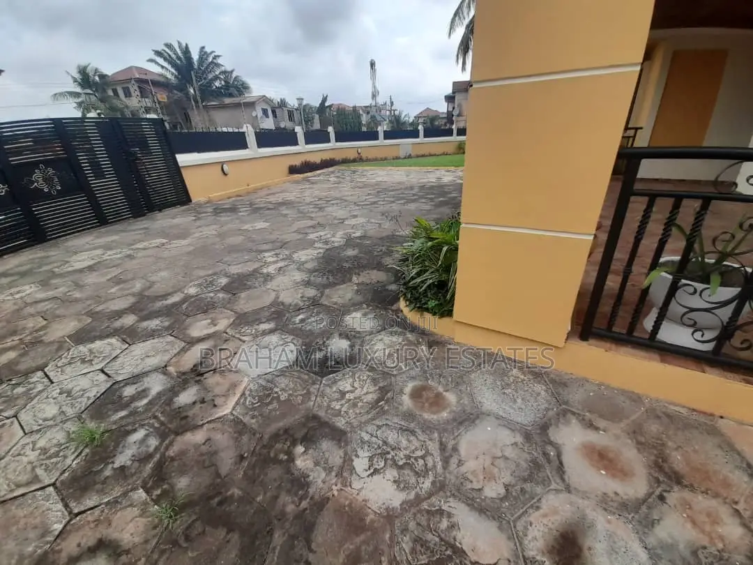 3bdrm House in Braham Luxury, Spintex for rent