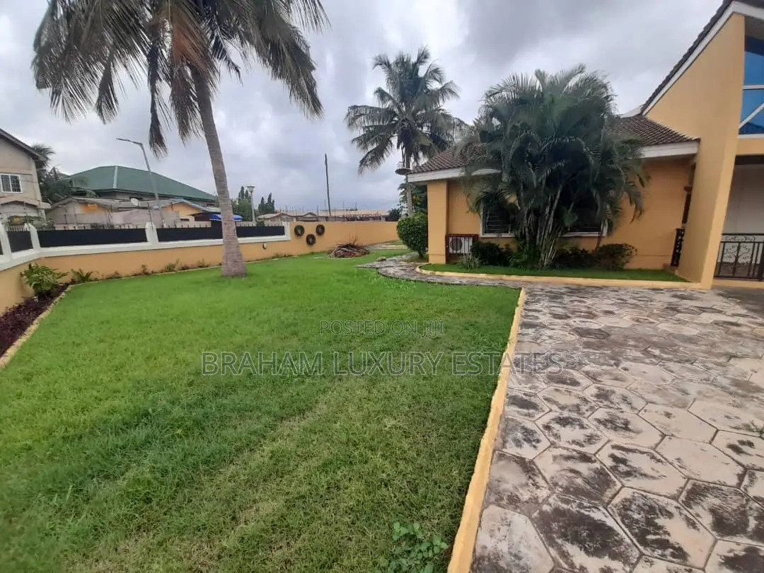 3bdrm House in Braham Luxury, Spintex for rent