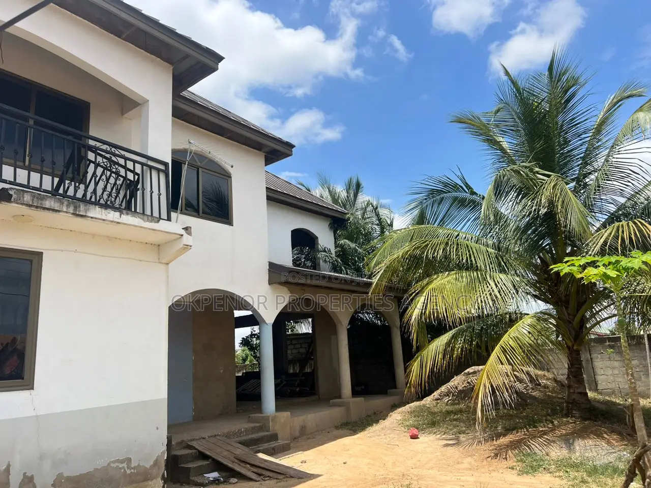 7bdrm House in Afienya, Tema Metropolitan for sale