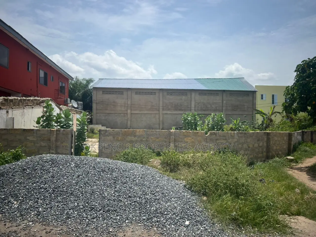 1plot for Sale at South La Estate
