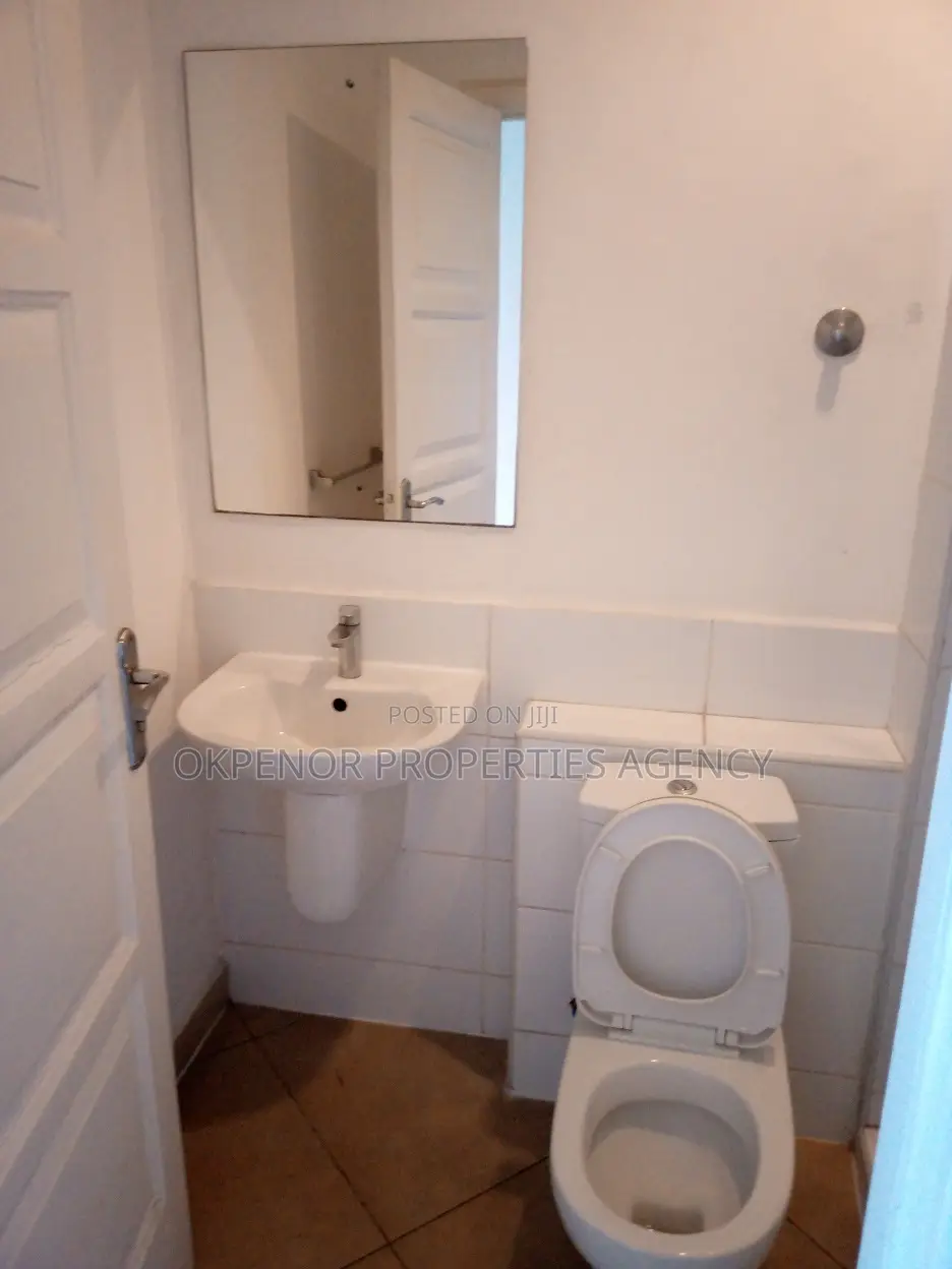3bdrm Apartment in Shiashie East Legon Accra Metropolitan for sale