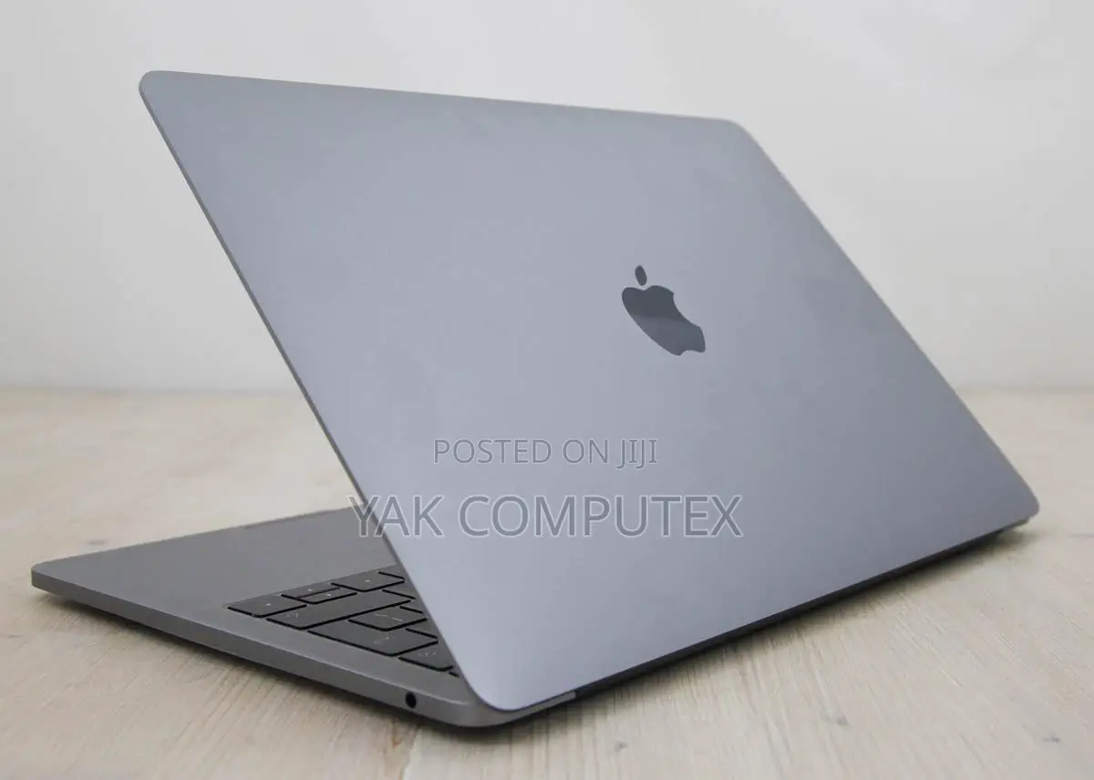 Laptop Apple MacBook Pro 2017 16GB Intel Core i7 SSD 512GB
