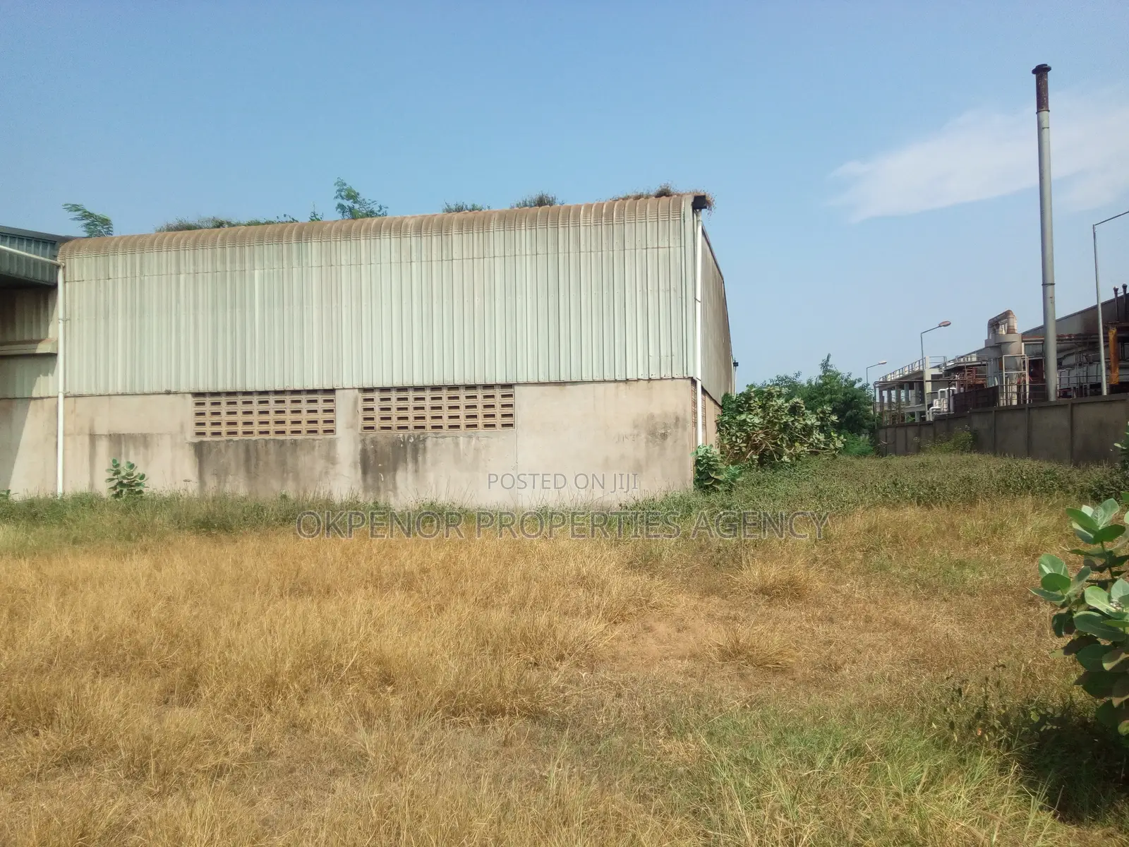 Warehouse for Rent at Freezone