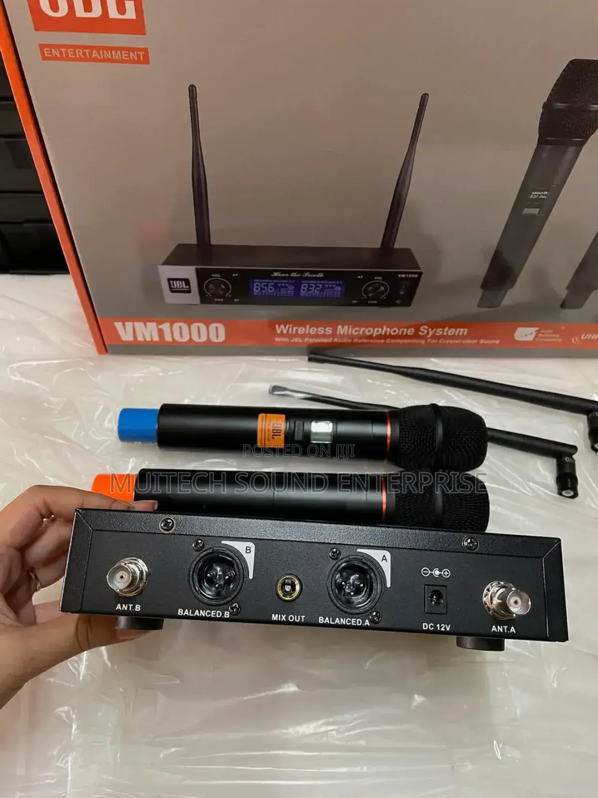 JBL Wireless Microphone (Vm1000?