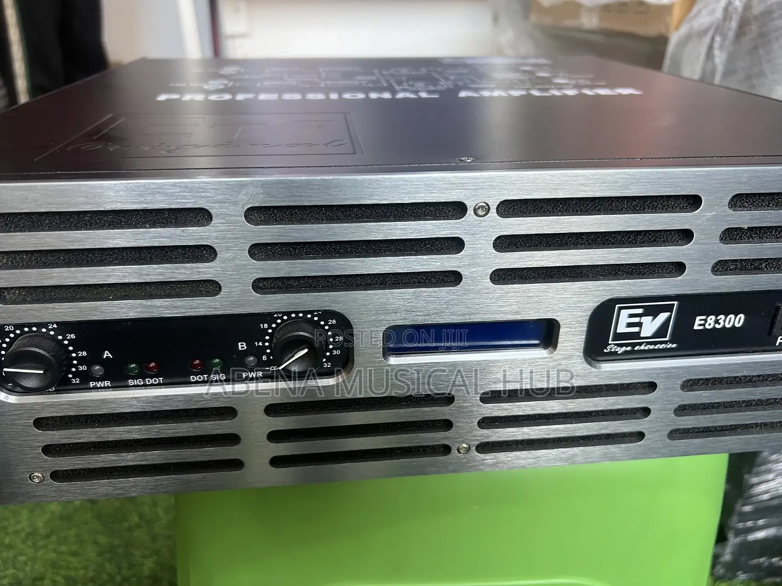 Ev Amplifier 8300