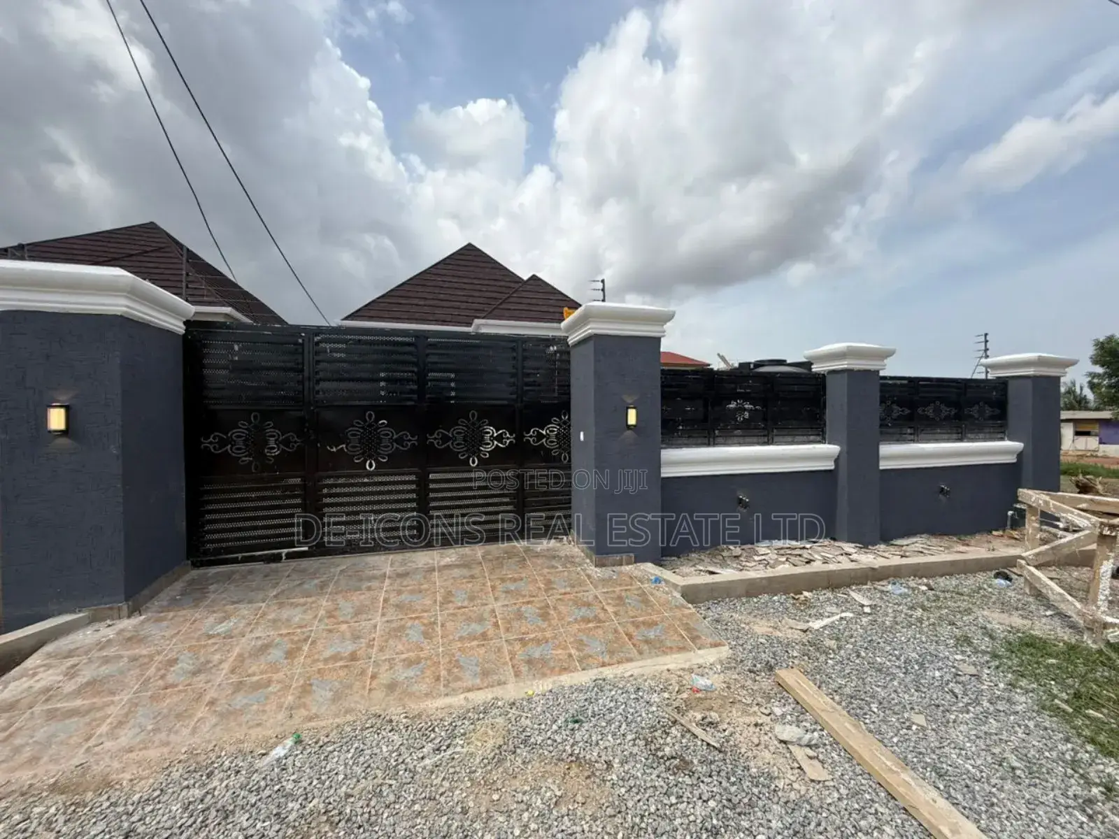 3bdrm Bungalow in De-Icons Real Estate, Ablekuma for sale