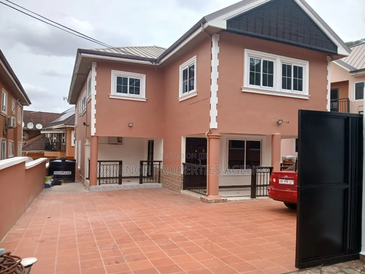 4bdrm House in Achimota, Accra Metropolitan for sale