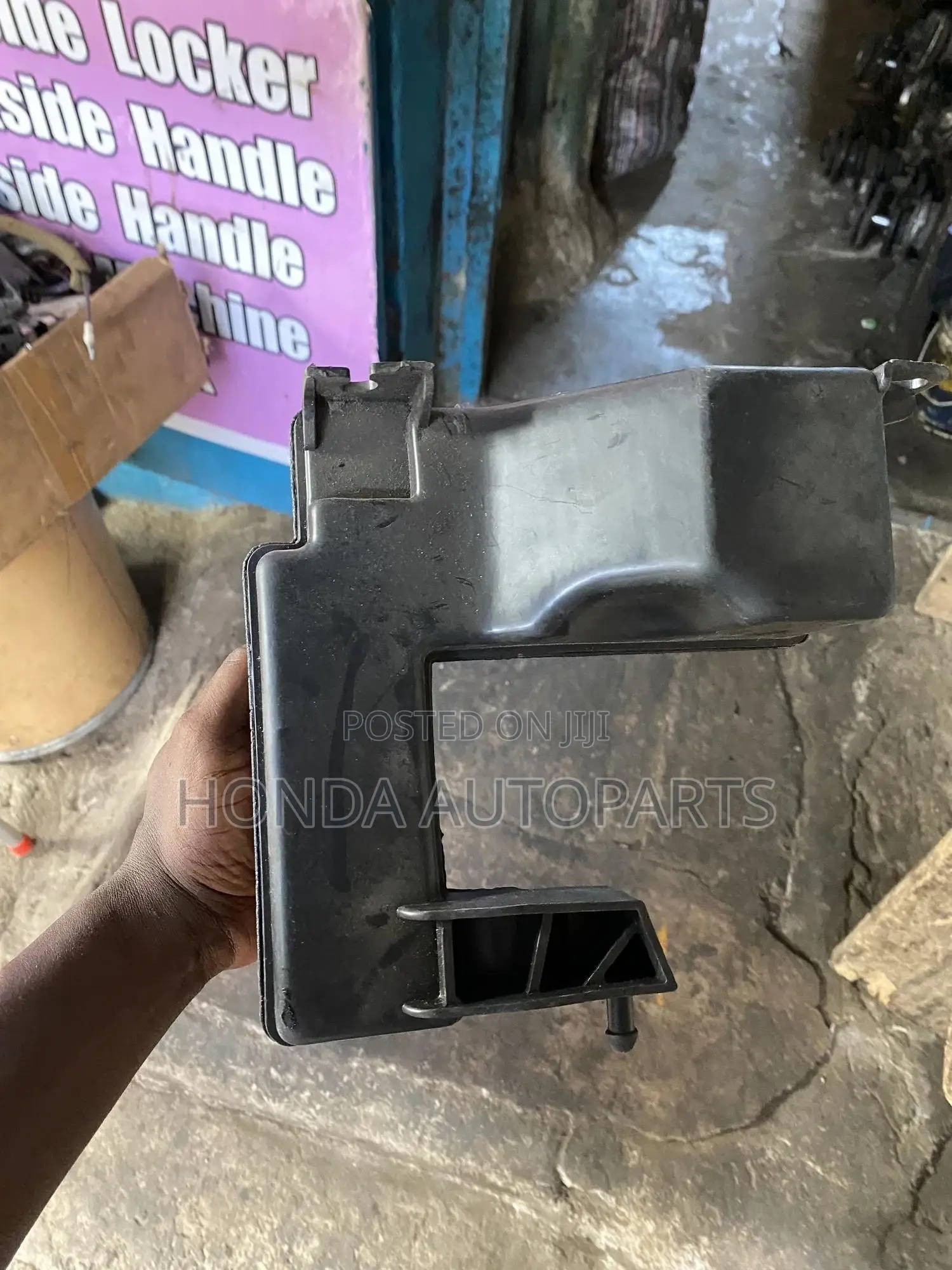 Civic 2016 to 2018 2.0t Resonator Chamber/Bottle in Bumper .