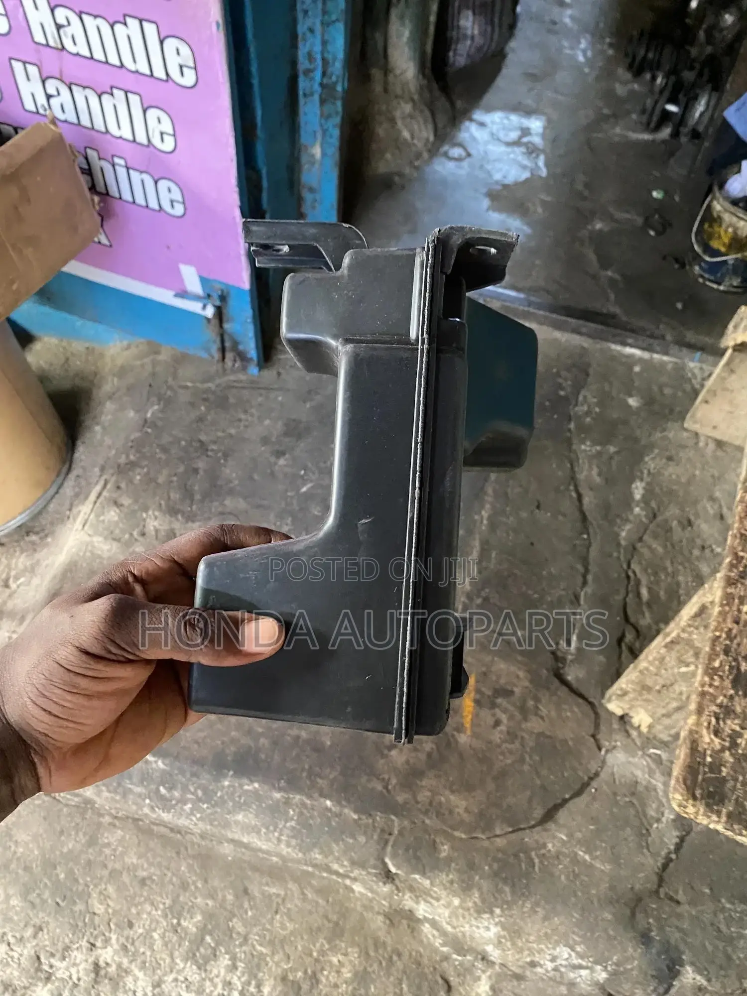 Civic 2016 to 2018 2.0t Resonator Chamber/Bottle in Bumper .
