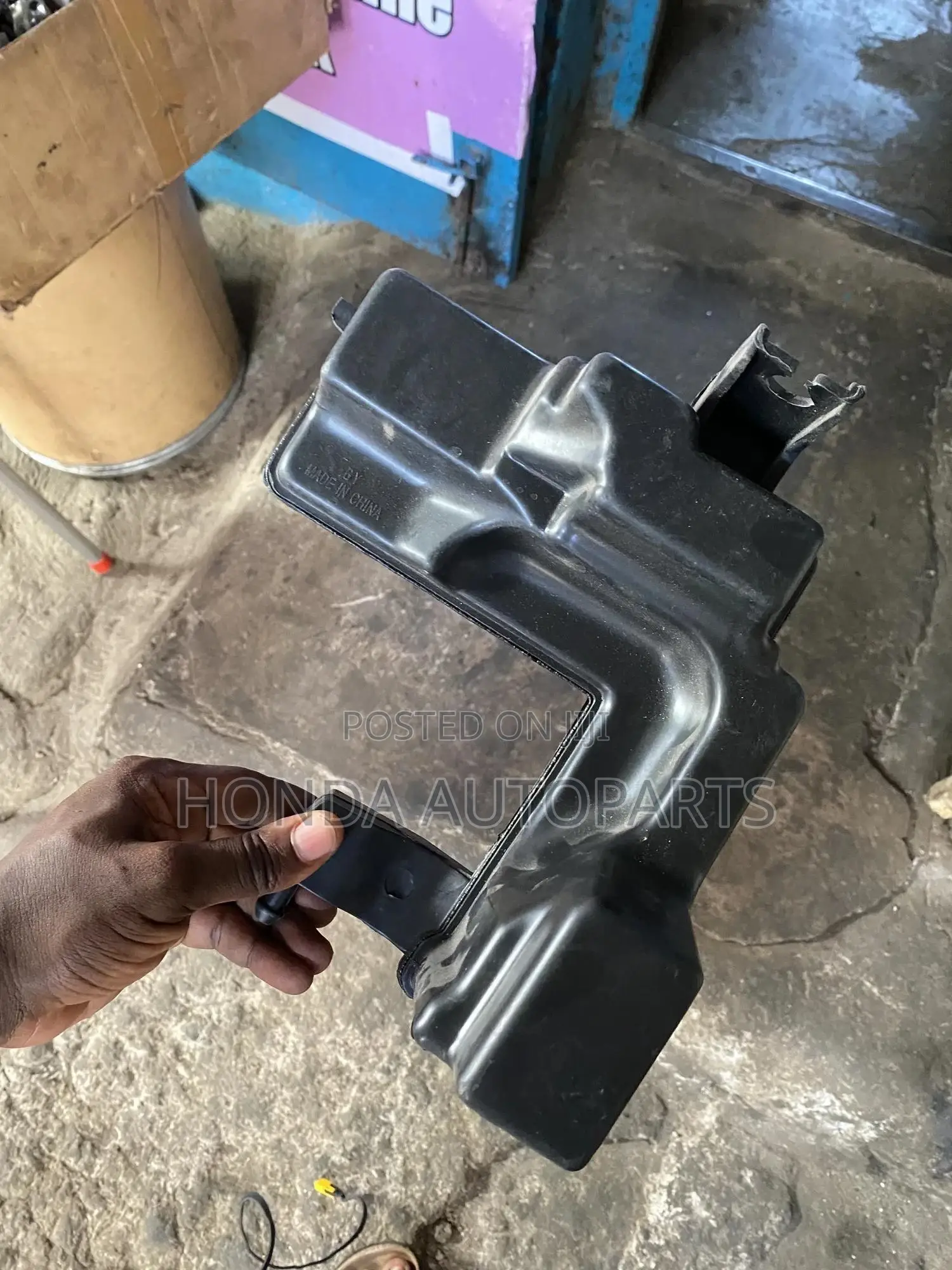 Civic 2016 to 2018 2.0t Resonator Chamber/Bottle in Bumper .