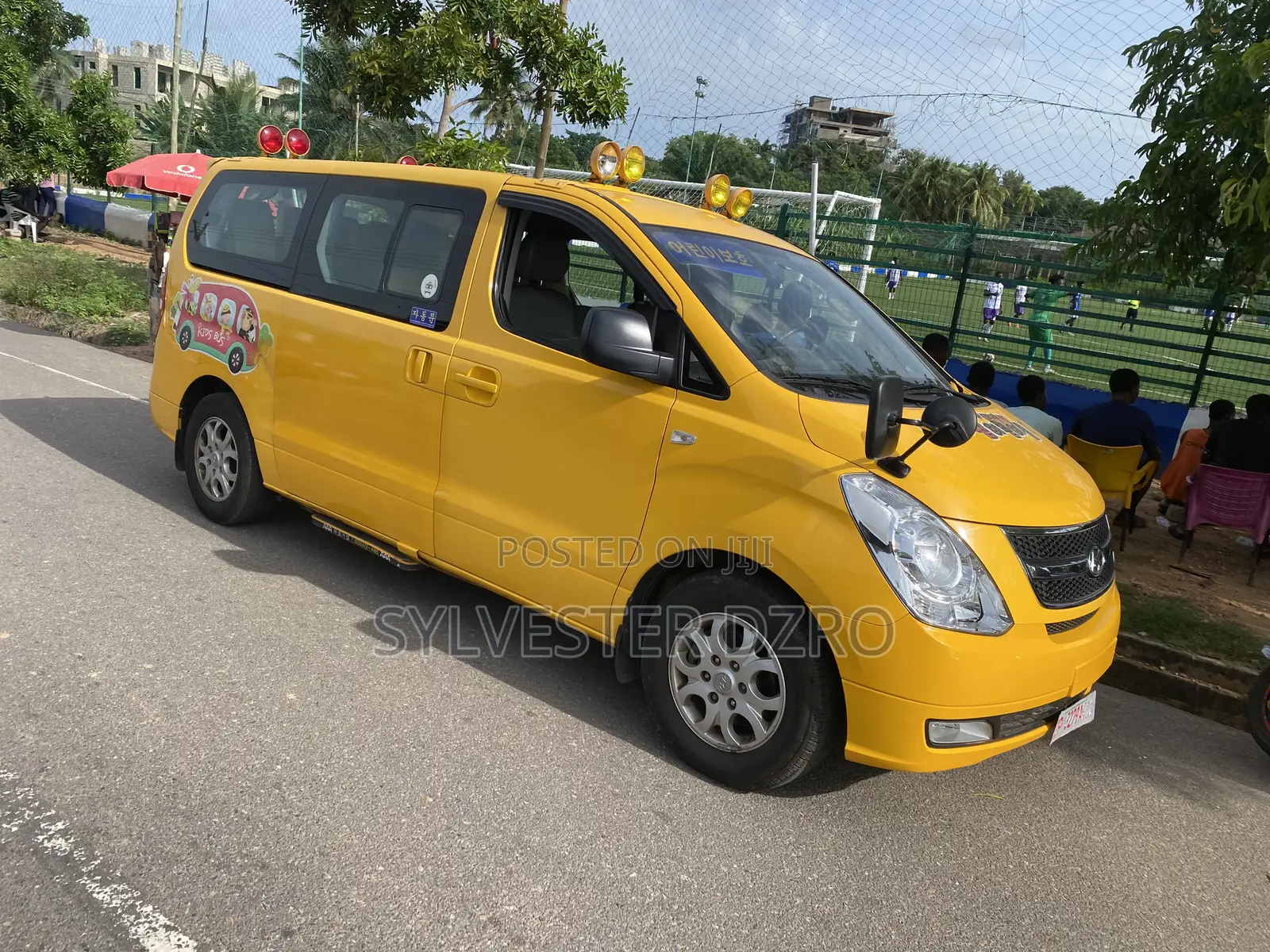 Hyundai Starex 2015 Brown