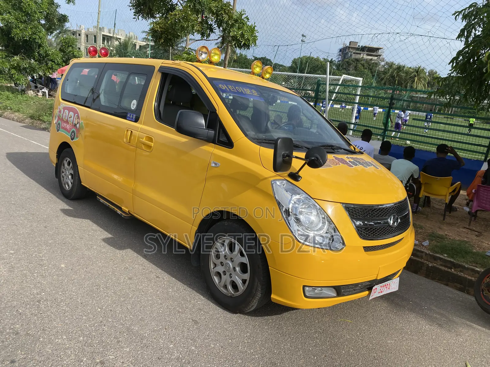 Hyundai Starex 2015 Brown