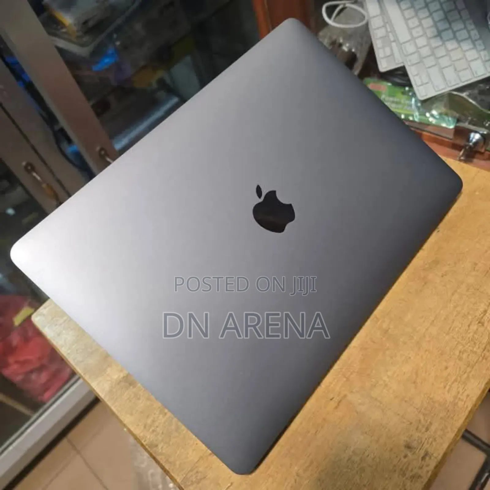 Laptop Apple MacBook Pro 2020 16GB Intel Core I5 SSD 1T