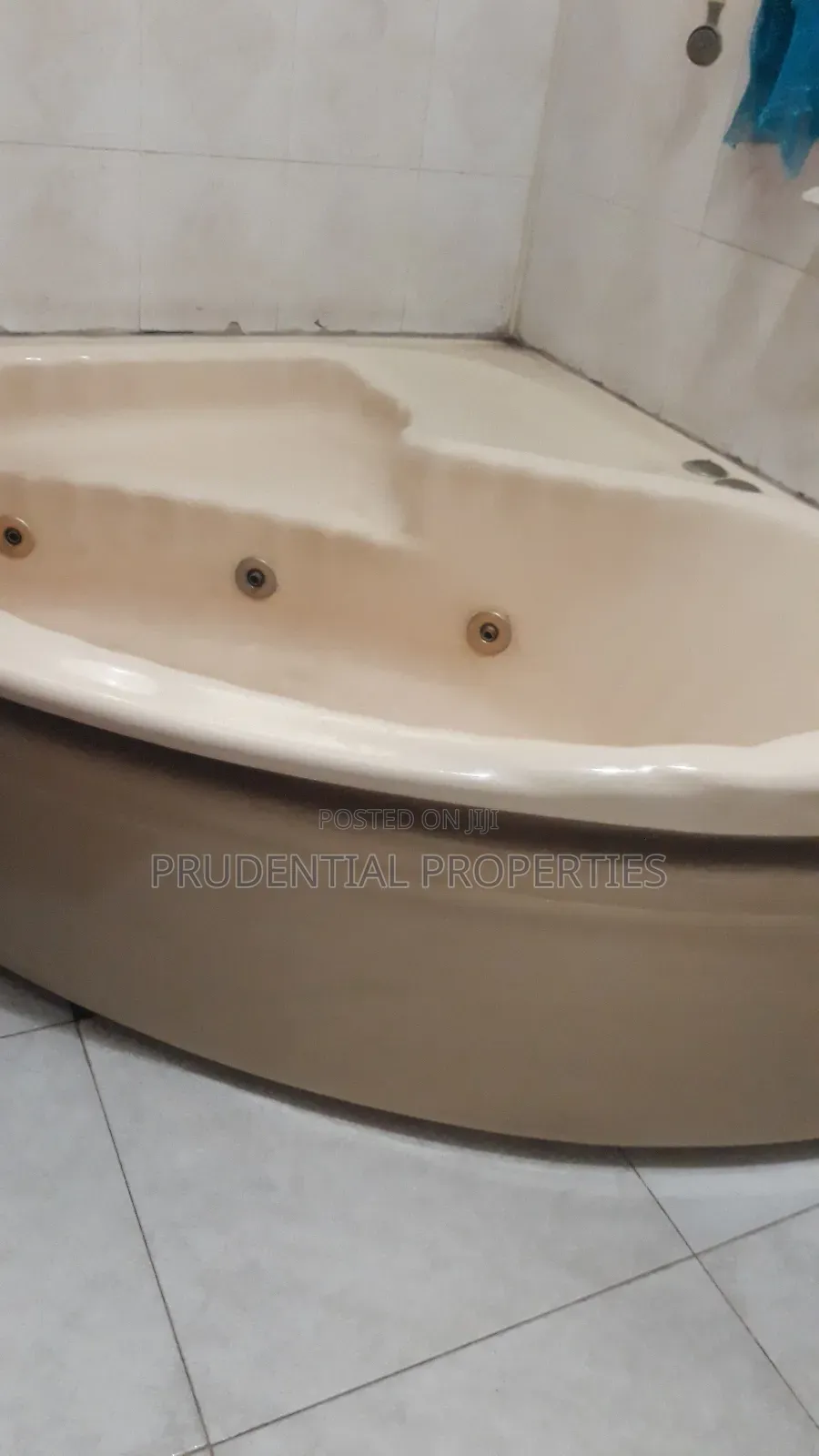 5bdrm House in North Kaneshie for sale