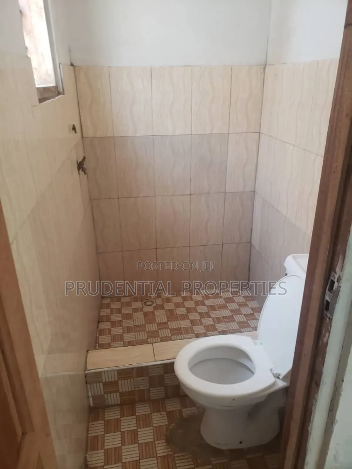 4bdrm House in North Kaneshie for sale