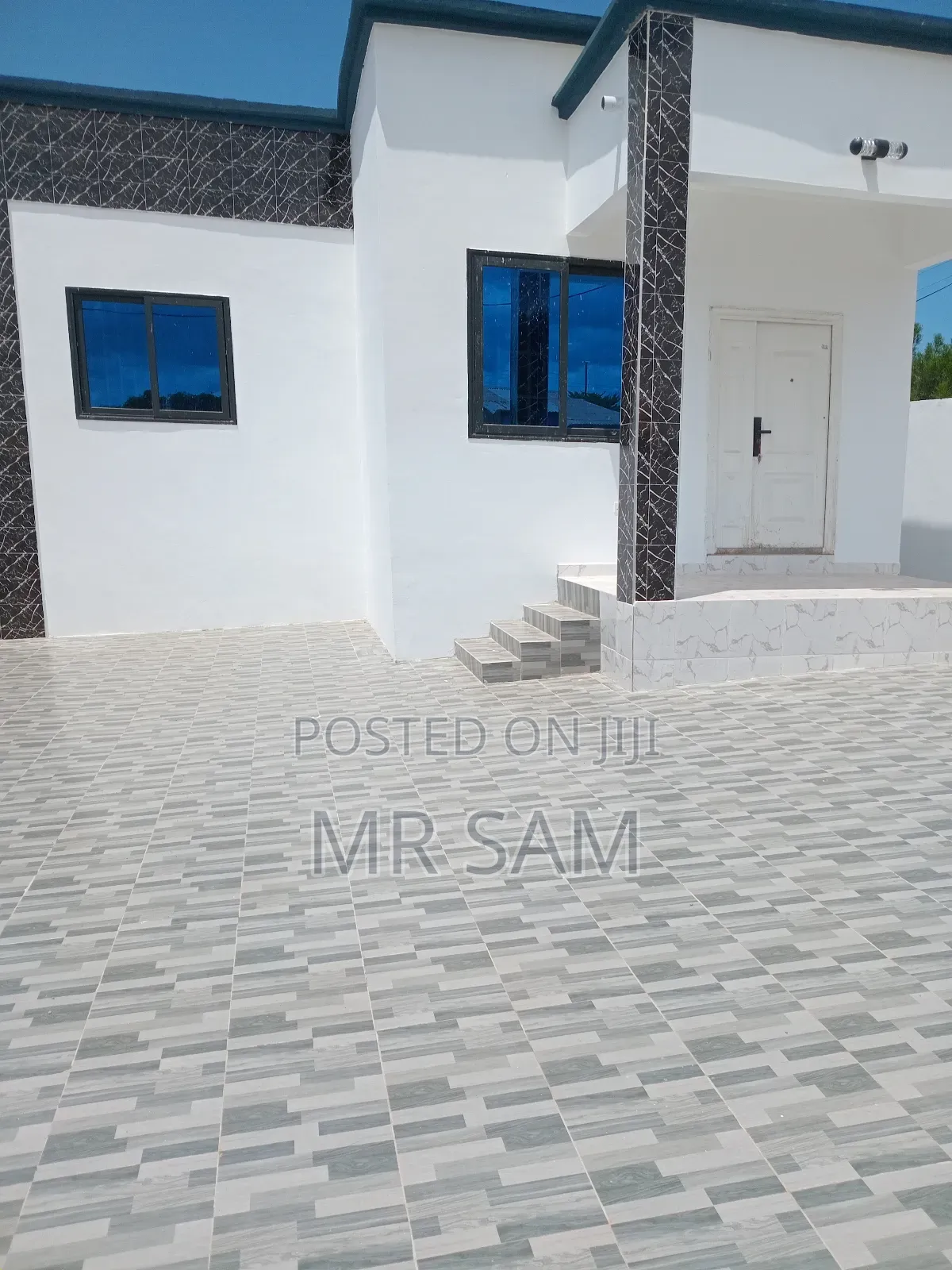 3bdrm House in Kakraba Adade Road, Ga South Municipal for sale