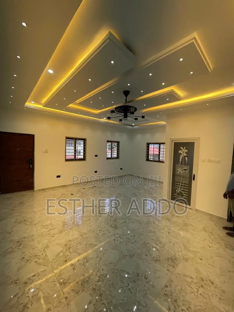 3bdrm Apartment in Ashaley Botwe for rent