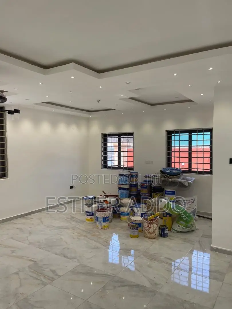3bdrm Apartment in Ashaley Botwe for rent