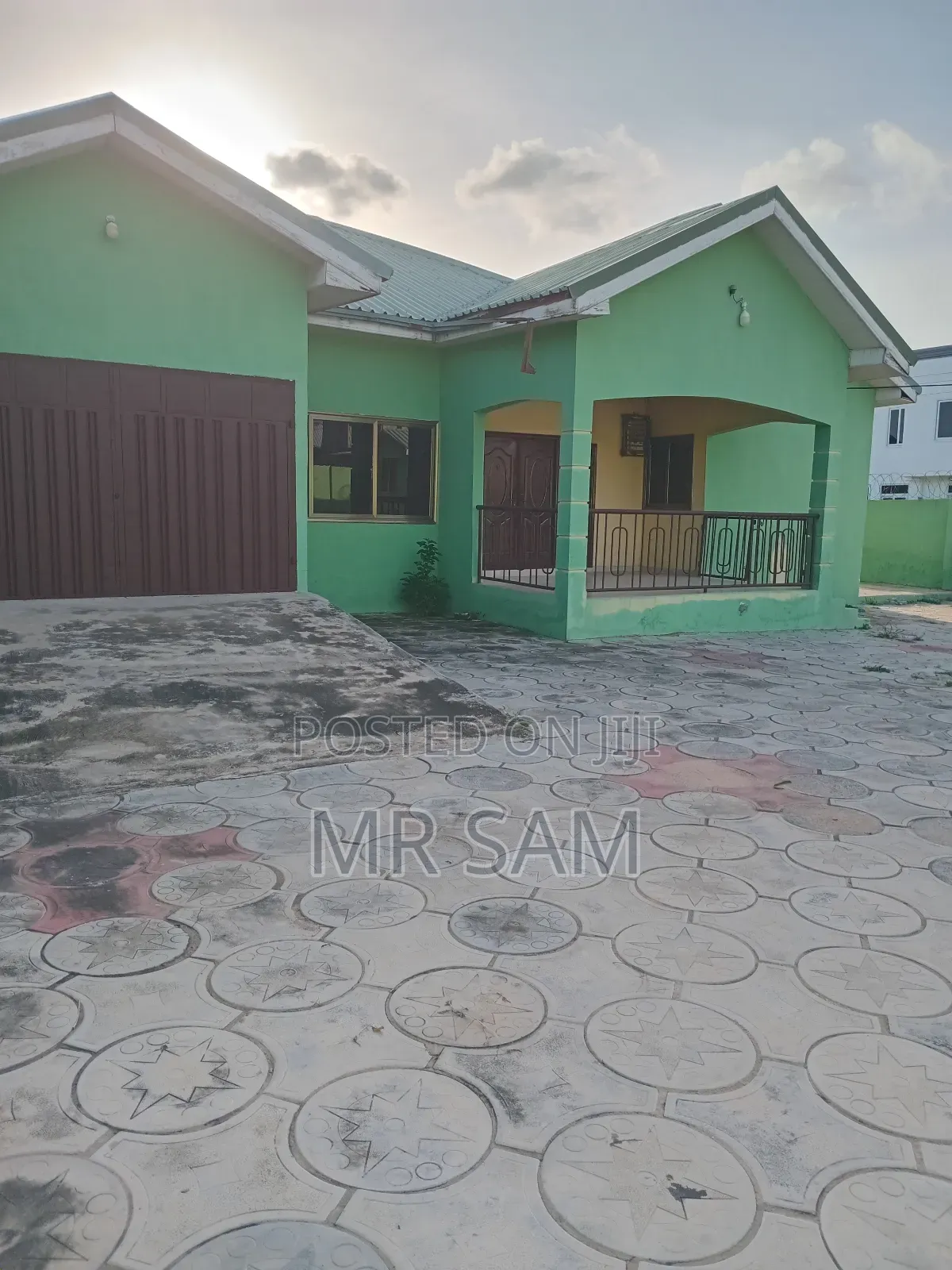 5bdrm House in Tuba Road, Ga South Municipal for rent