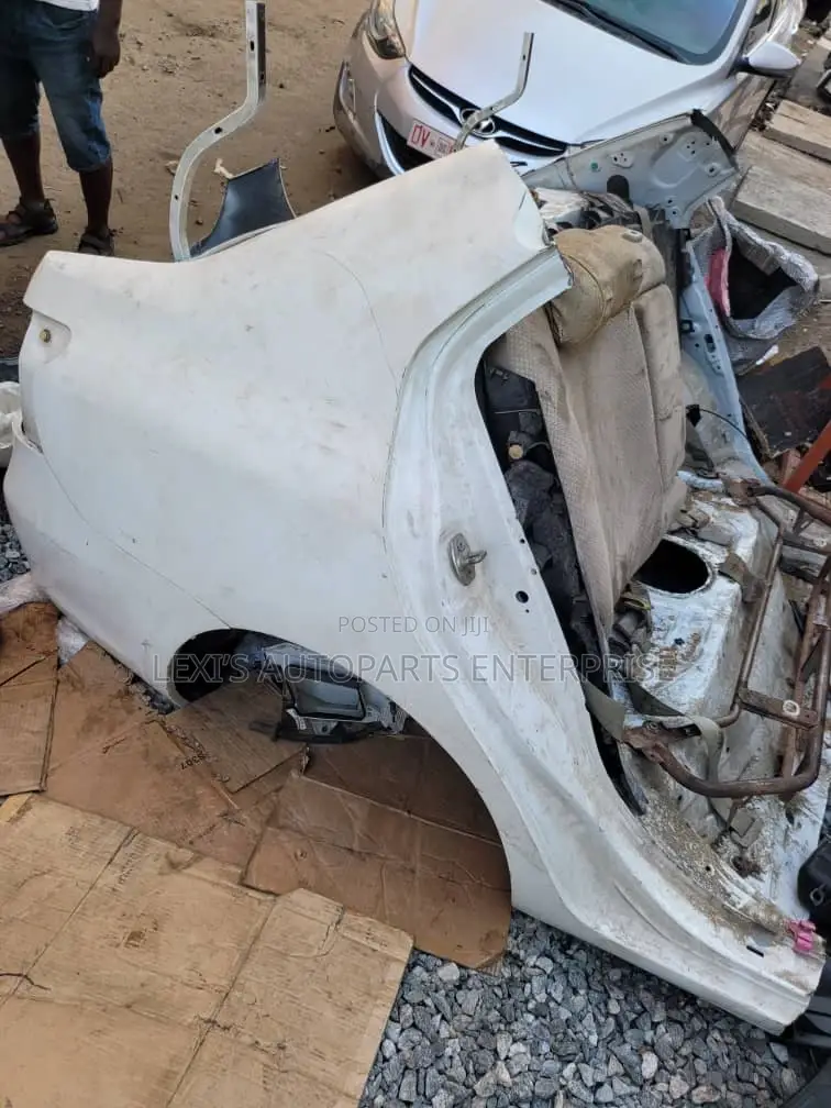 Toyota Yaris 2008-2010 Back Cut