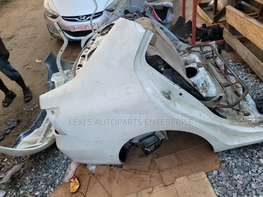 Toyota Yaris 2008-2010 Back Cut