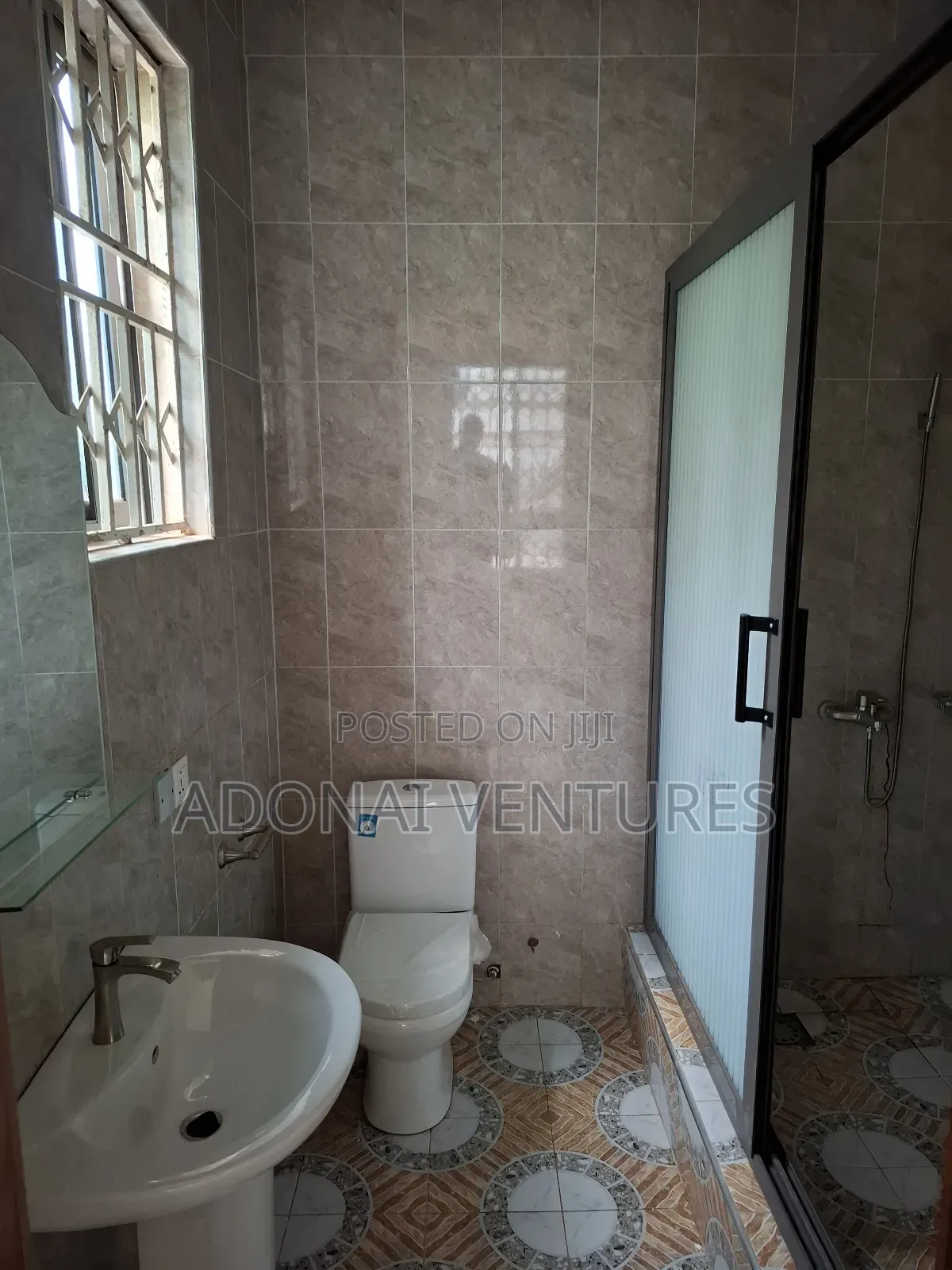 6bdrm House in Santasi  Kokoben, Kumasi Metropolitan for rent