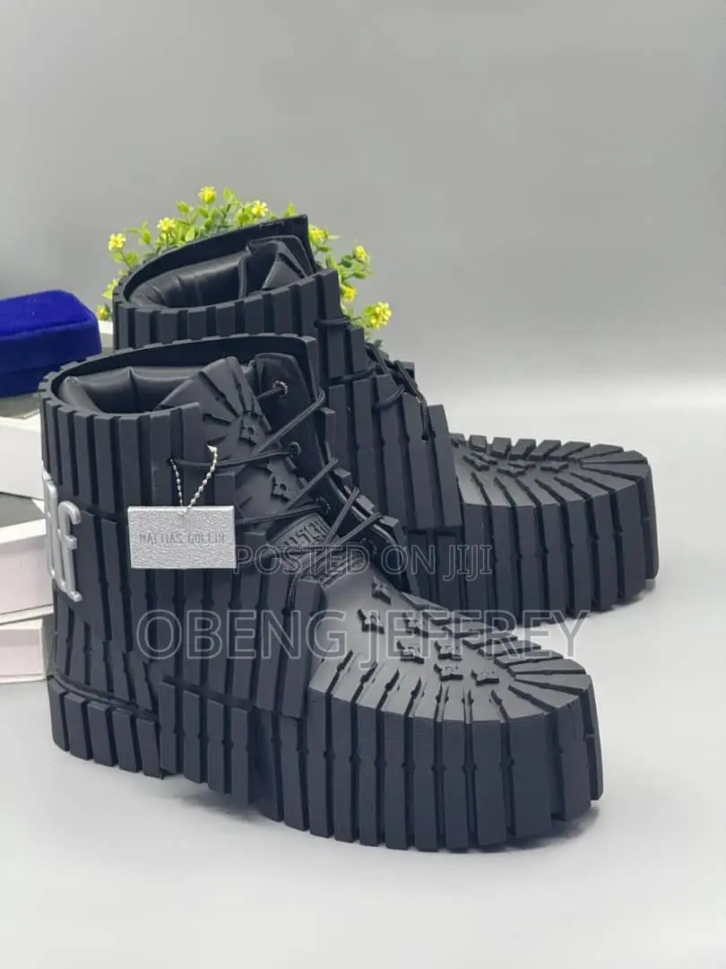 Original Timberland MSCHF in Colours