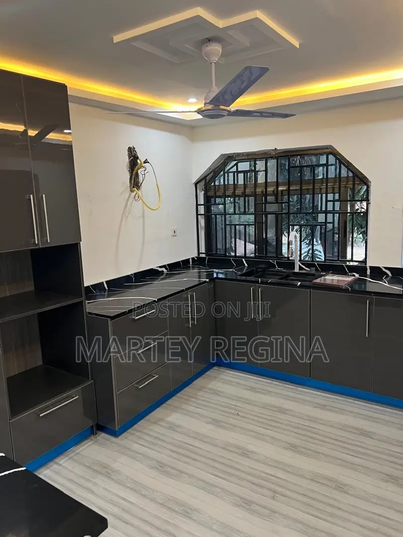 Kitchen Cabinets Set
