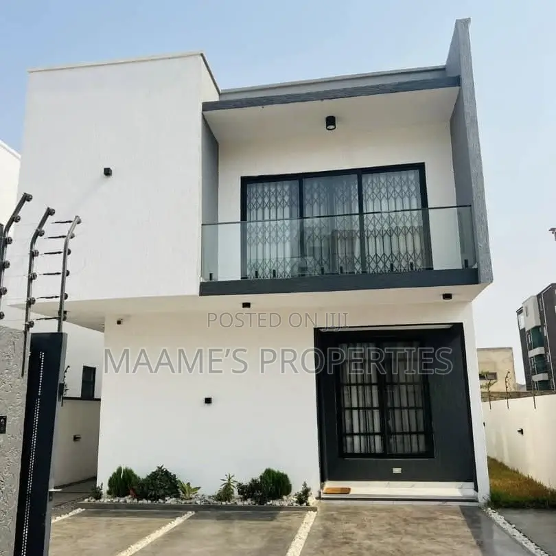 4bdrm Duplex in East Legon for sale