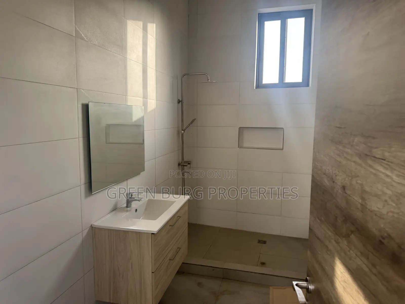 3bdrm Villa in Green Burg, Adjiriganor for sale