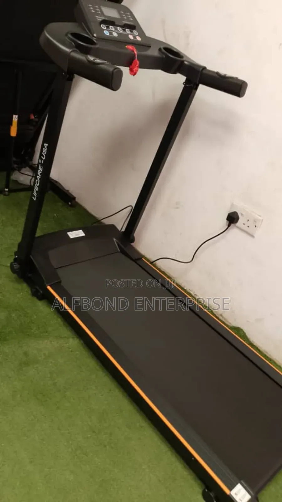 Lifecare S1 Treadmill