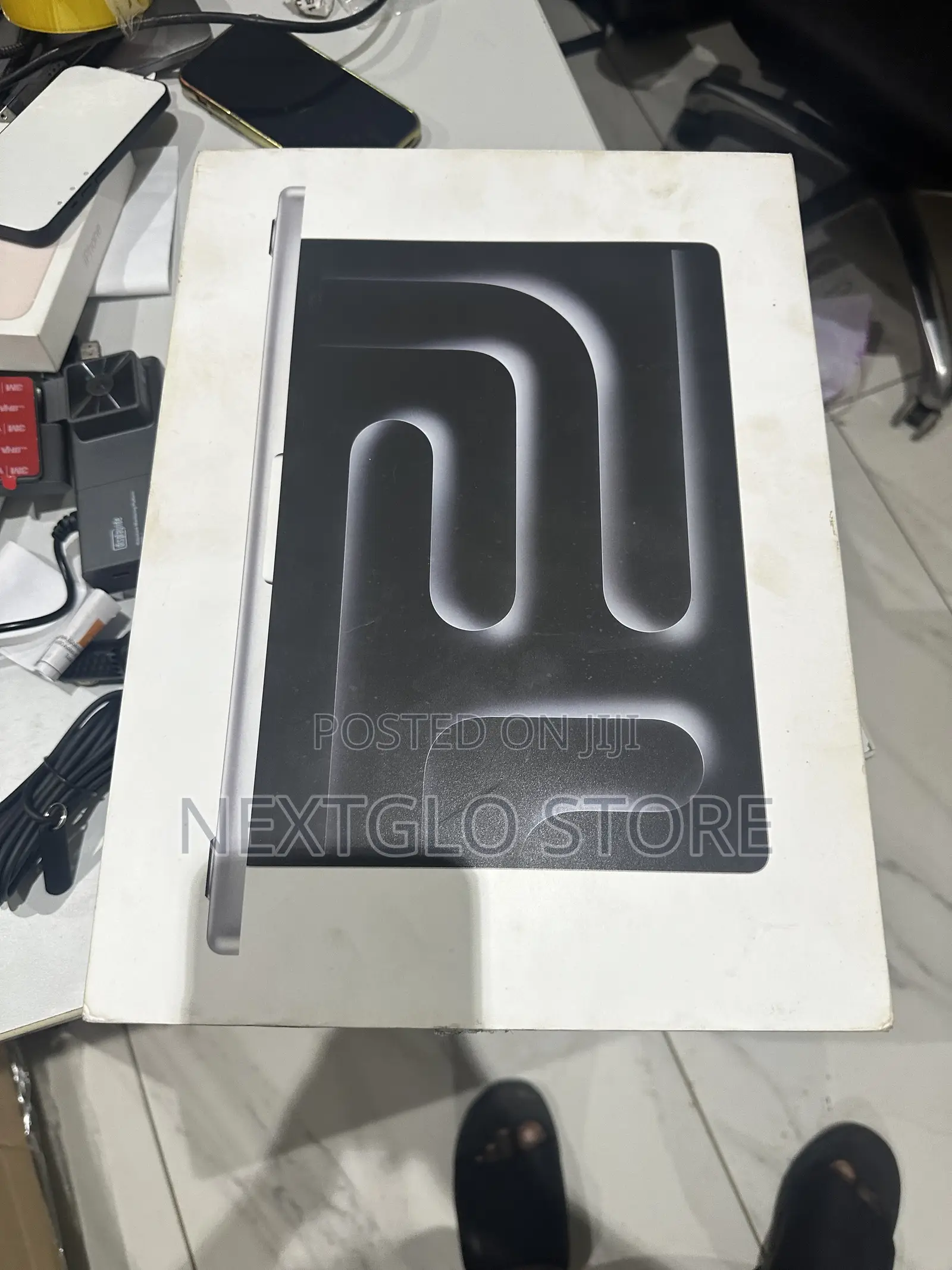 New Laptop Apple MacBook Pro 16GB Apple M3 SSD 1T
