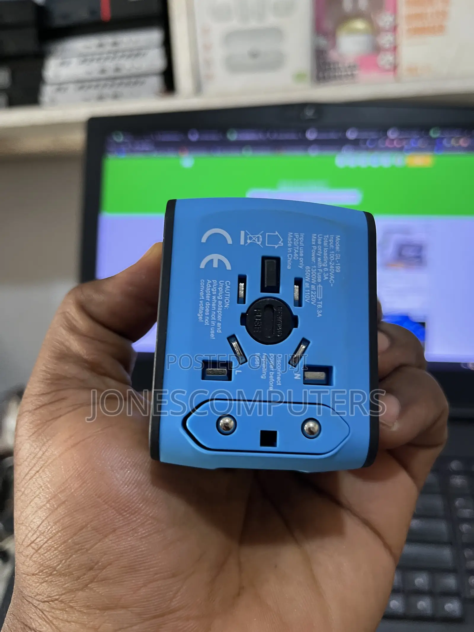 1500 Universal Travel Adapter Charger