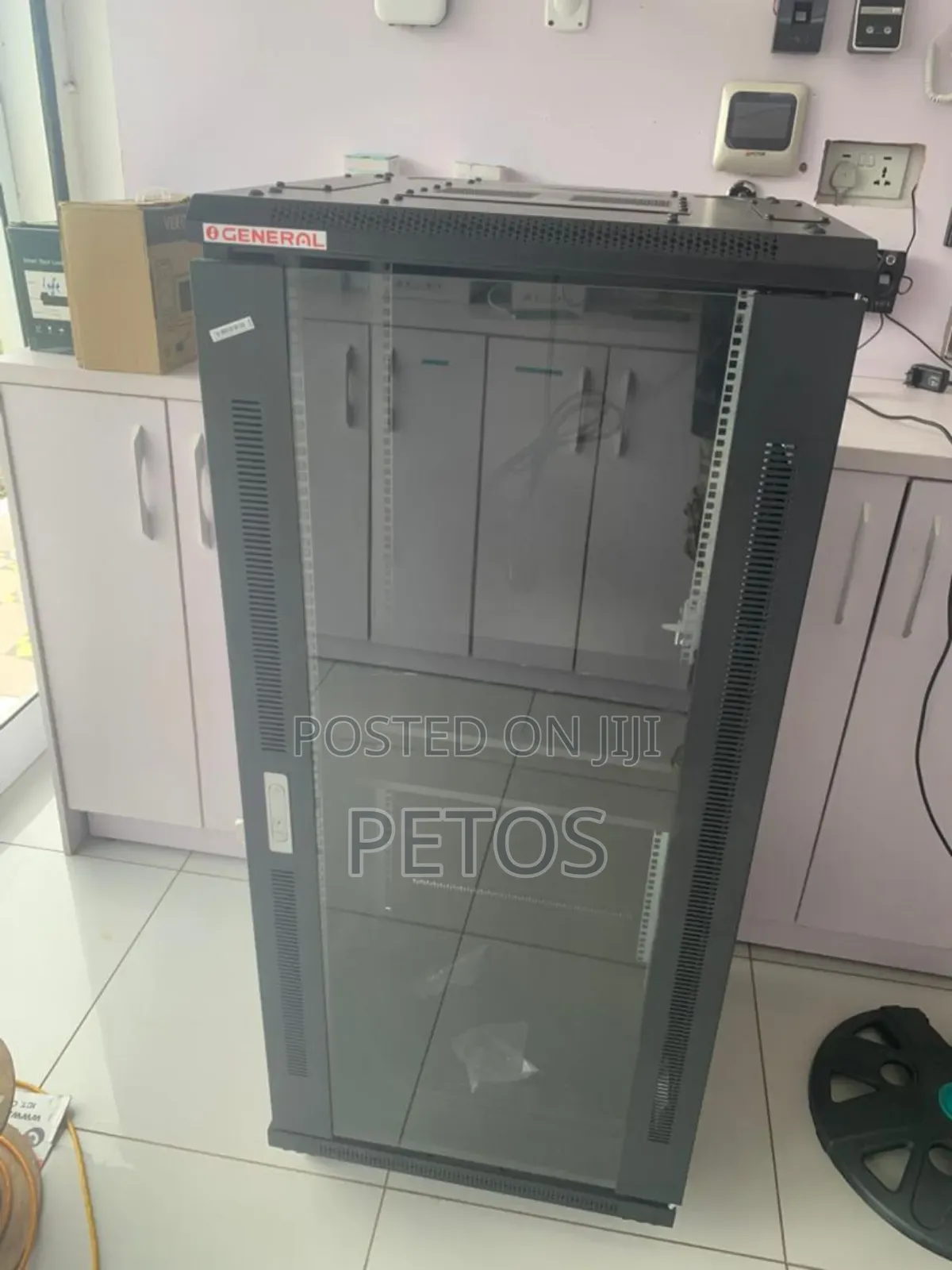 27u Rack 600 X 600