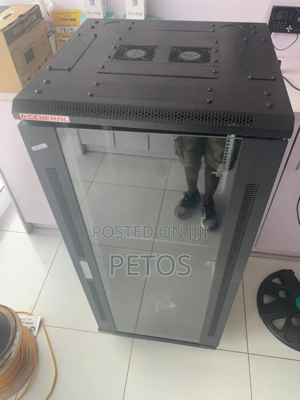 27u Rack 600 X 600