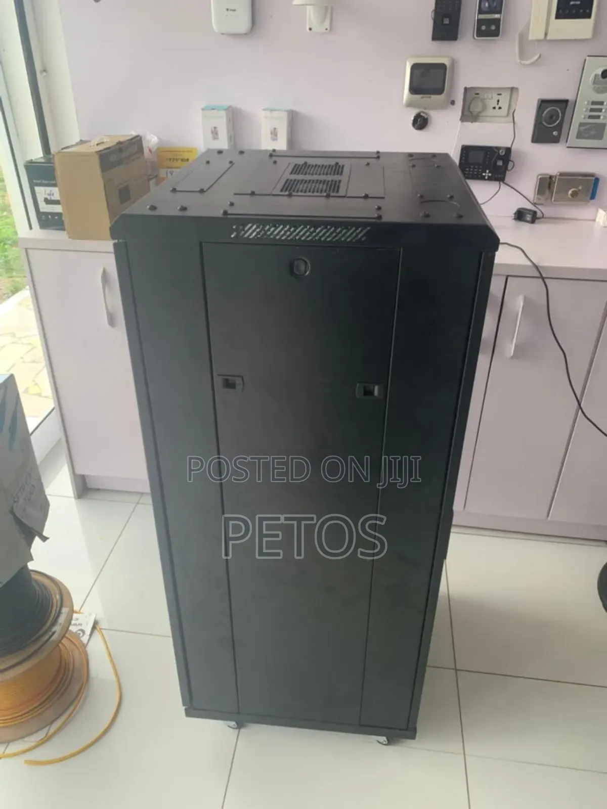 27u Rack 600 X 600