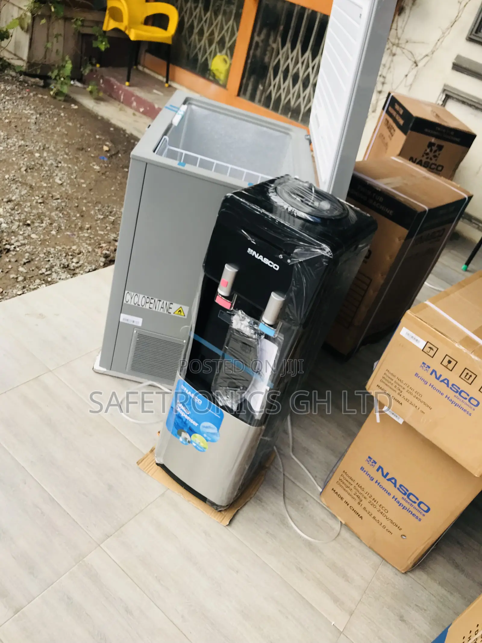 Elegant Black Nasco Nas-Yl-1115 Fast Water Dispenser