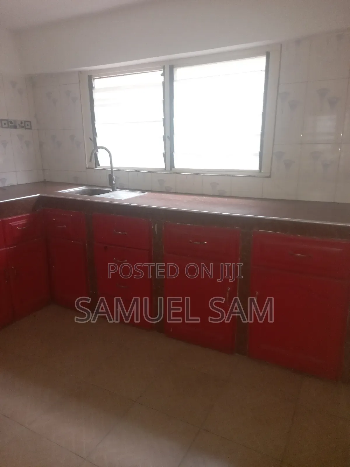 3bdrm Apartment in Community 5, Tema Metropolitan for rent