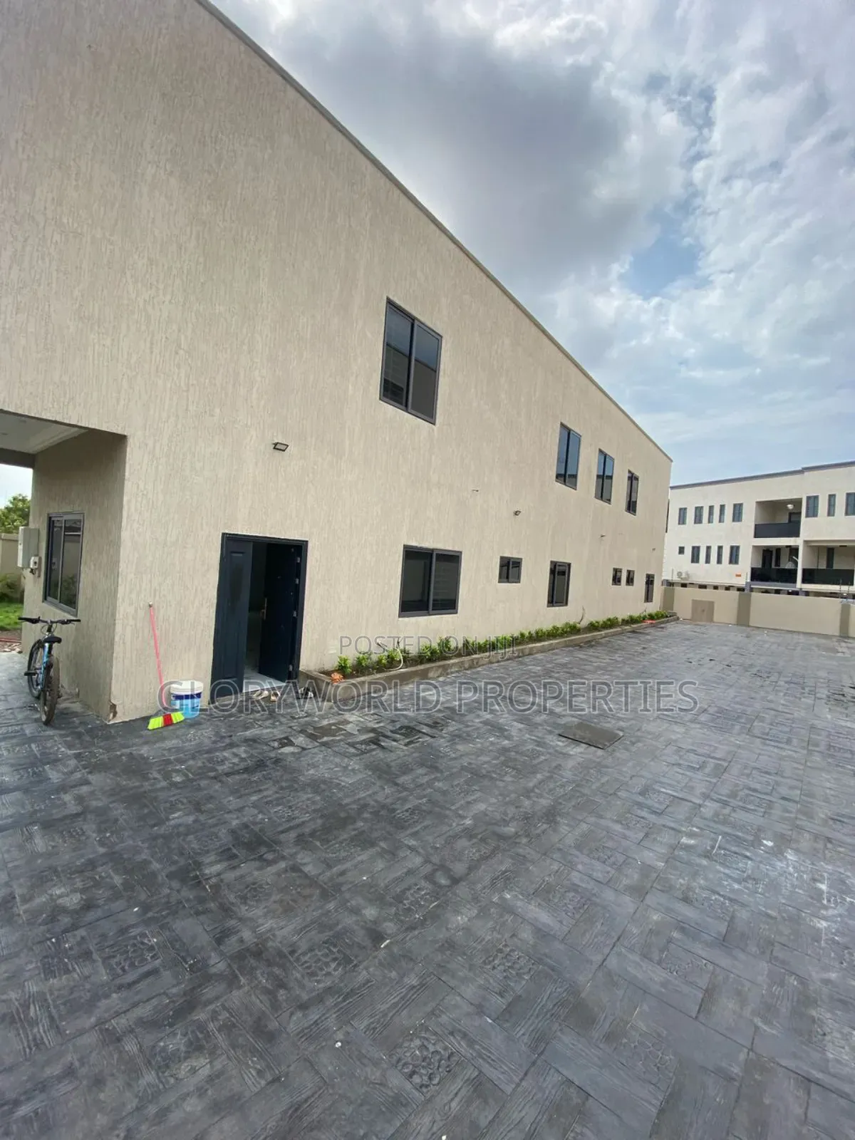 4bdrm Apartment in Tseaddo for sale