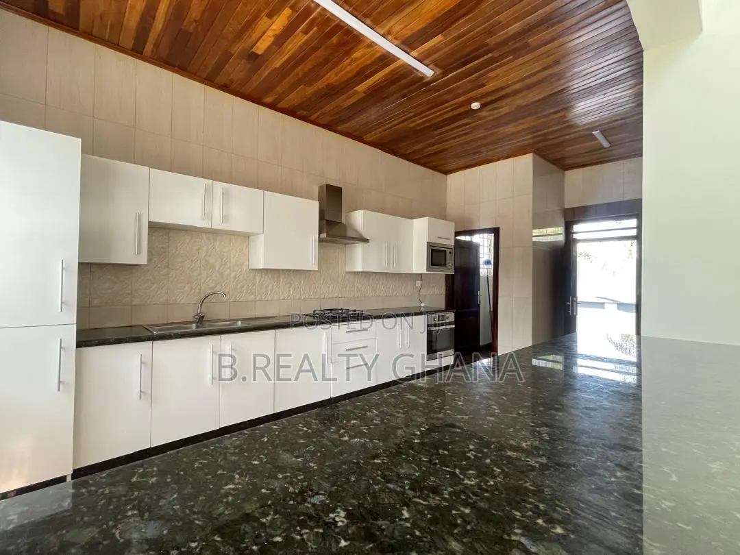 4bdrm House in Labone for rent
